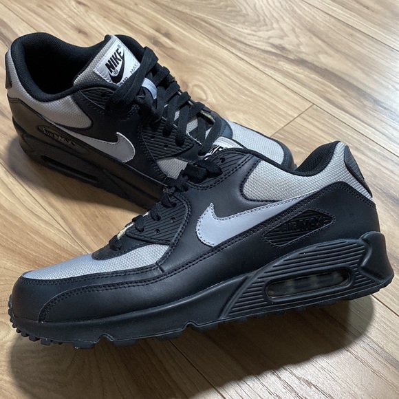 Nike AirMax 90 by Nike I.D. 931902-991 - Picture 3 of 10